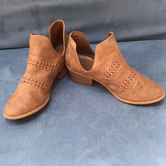 Universal Thread Shoes - Women ankle boots🥾😱😍